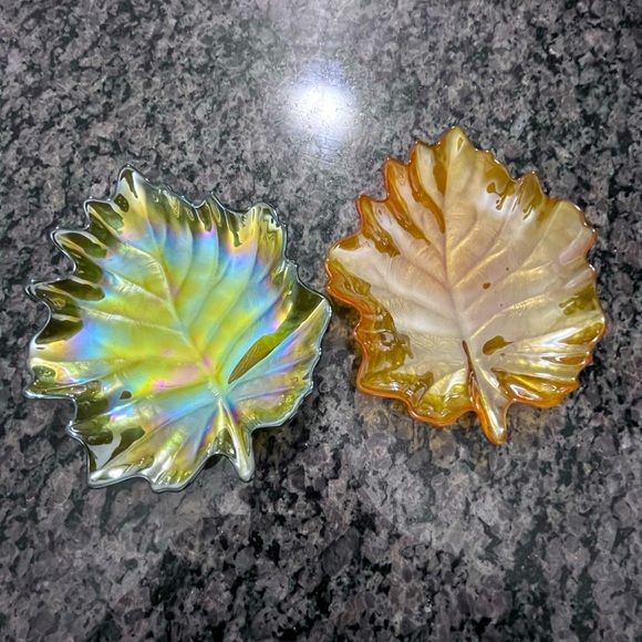 Set of 2 🍁 Plates - Picture 1 of 3